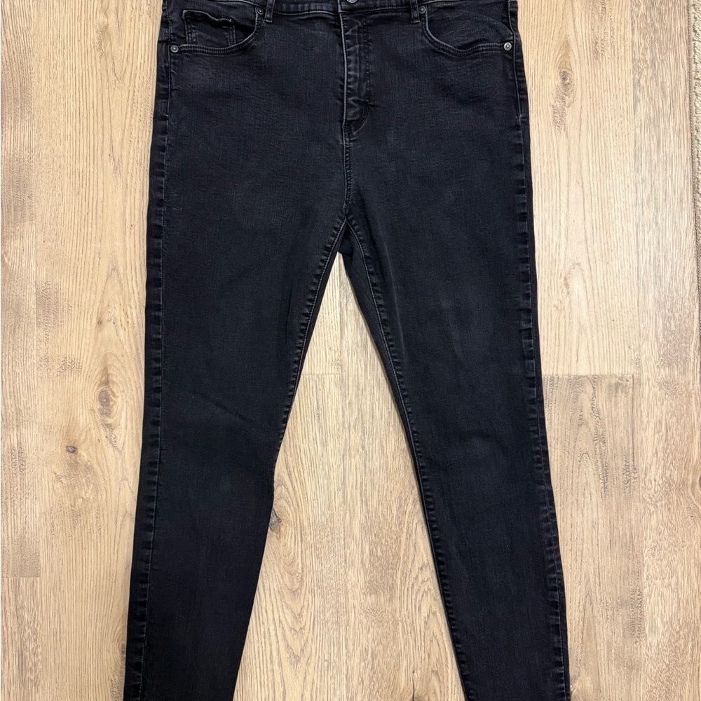 Made and loved by Loft black skinny jeans